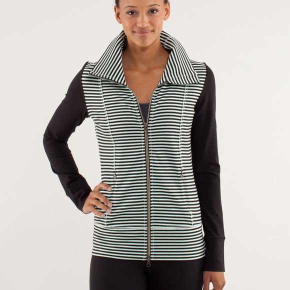 Size 8 - Lululemon Daily Yoga Jacket - Picture 1 of 2